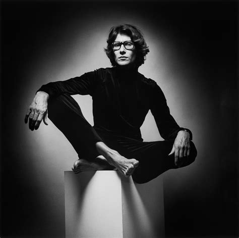 yves saint laurent fotografato da sieff nel 1971|Yves Saint Laurent, il suo nudo immortalato da Sieff nel 1971 va .